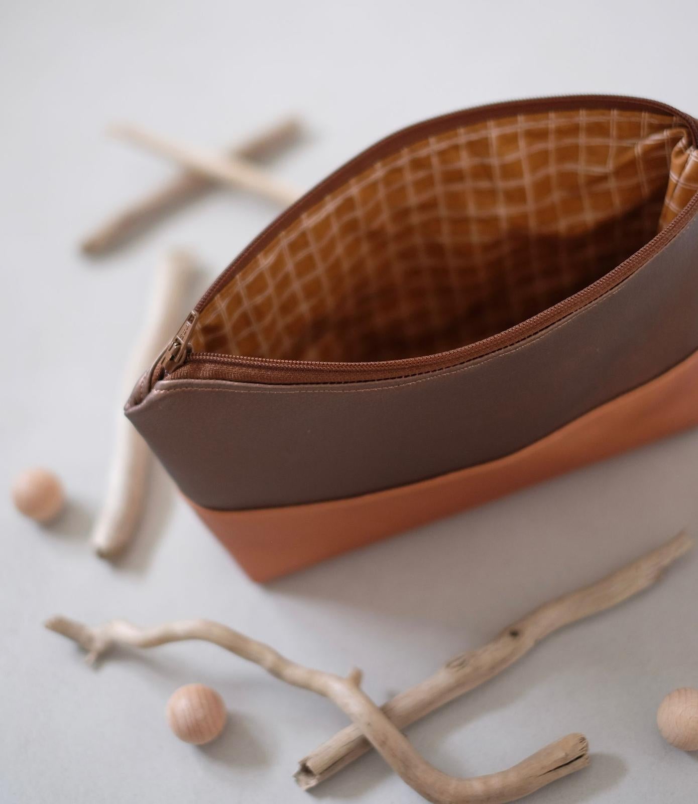 Necessaire aus Kunstleder