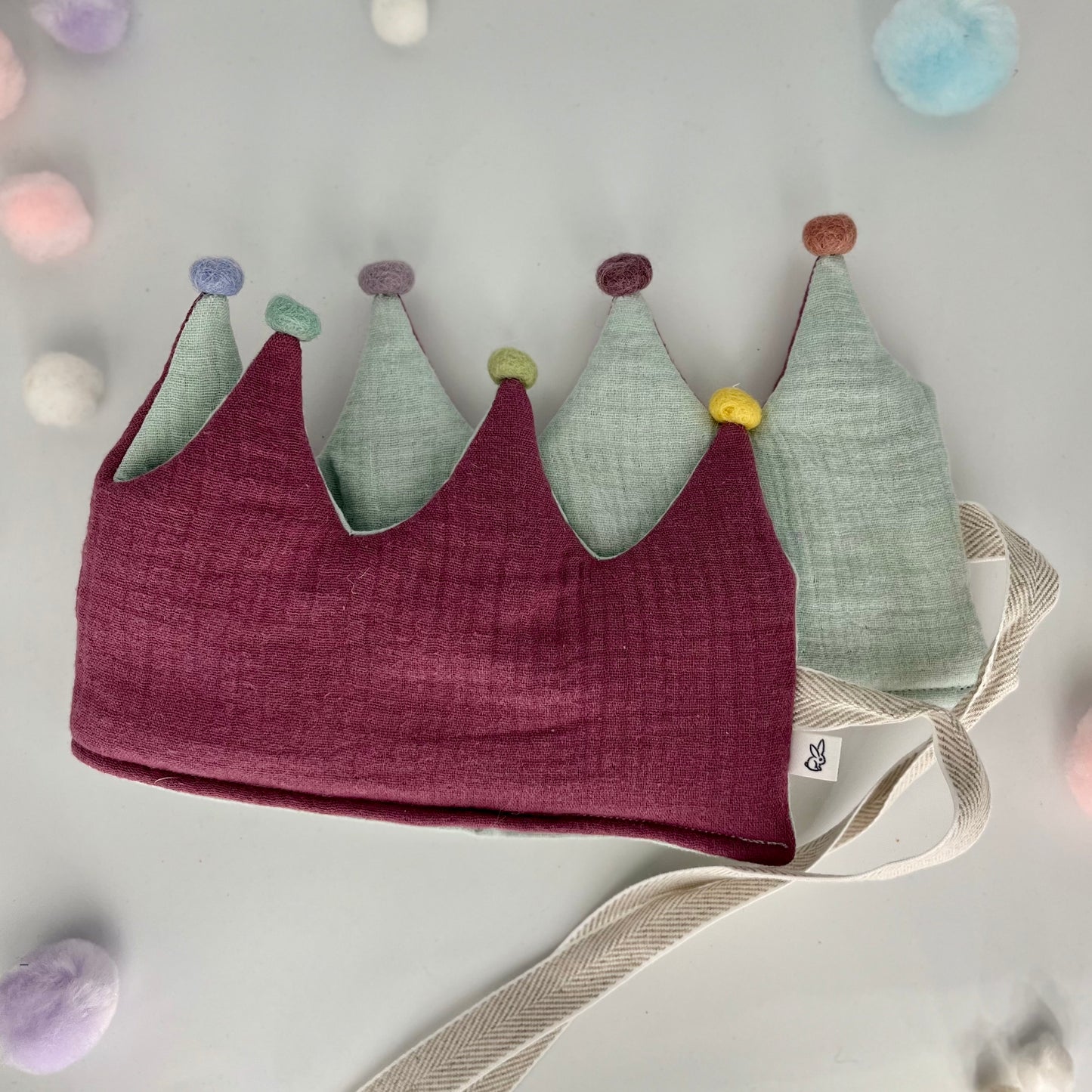 Stoffkrone | Geburtstagskrone Lila- Mint aus Musselin mit Pompons *yep.lets.celebrate*
