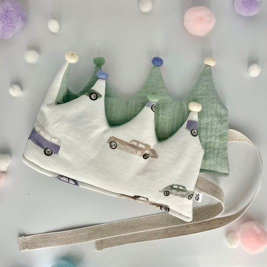 Stoffkrone | Geburtstagskrone Autos mit Musselin und Pompons *yep.lets.celebrate*