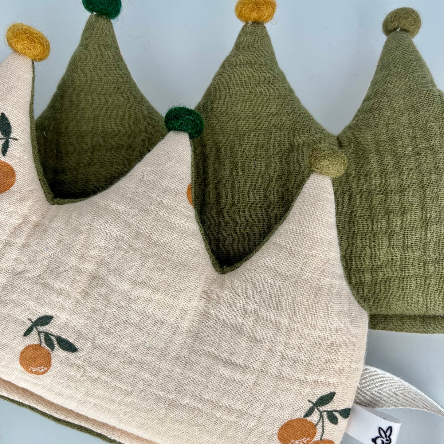 Stoffkrone | Geburtstagskrone Orangen aus Musselin mit Pompons *yep.lets.celebrate*