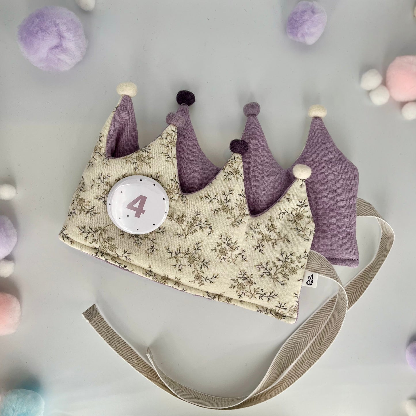 Stoffkrone | Geburtstagskrone Boho Flieder aus Musselin mit Pompons *yep.lets.celebrate*